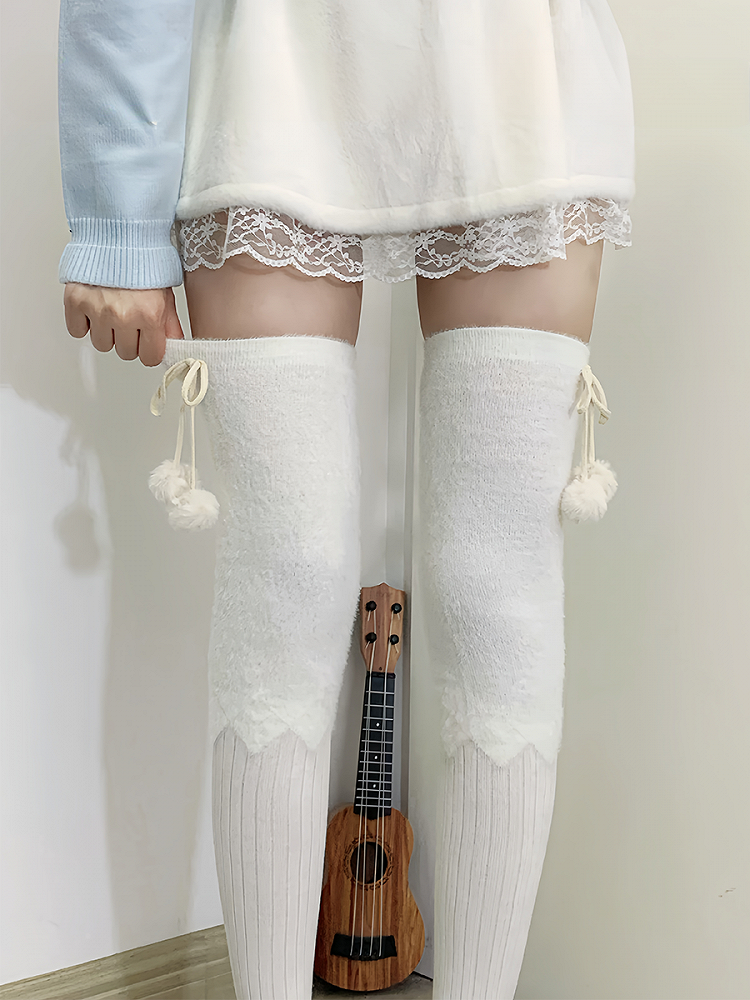 Milchweiß/Hellkaffee/Grau/Schwarz Plüsch Overknee Strümpfe mit Pompons