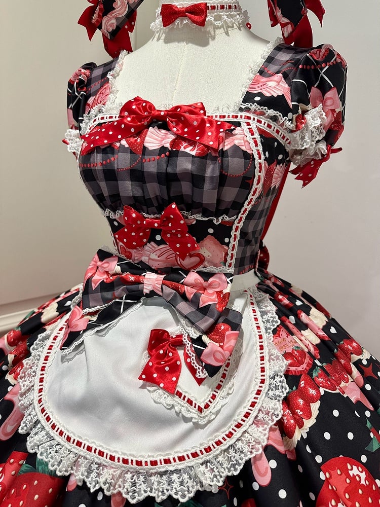 XXL-Büstenschürze mit Karomuster für 96–111 cm, Muster: Schwarz, Erdbeere, süßes Kleid, Ausverkaufsgröße, Sommer und Lolita