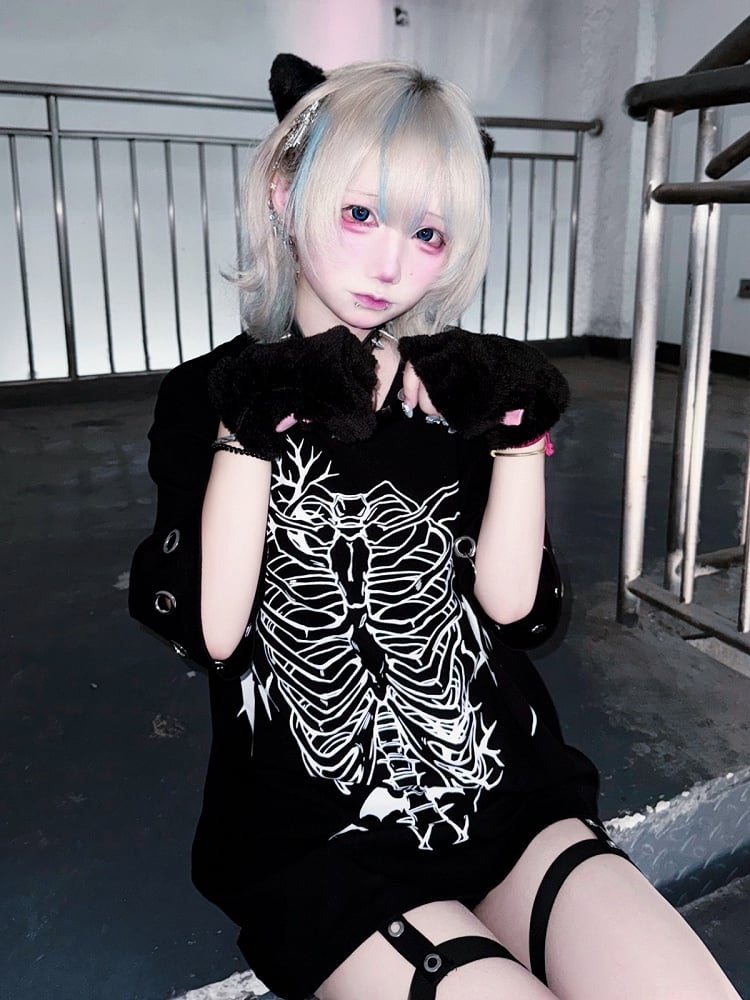 Oversized Black Jirai-Kei Tee with Skeleton Print, Rivets and Circular Eyelets, Short Sleeve - Puzzles