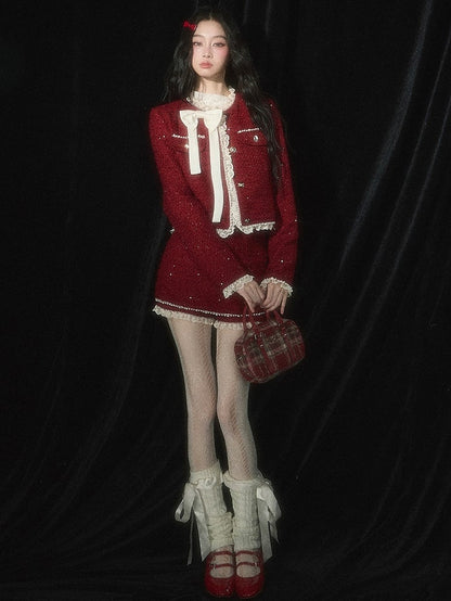 Weihnachtsrote Tweed-Kurzjacke mit Spitzenbesatz, Schleife und Perlendetails