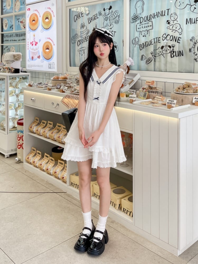 Ärmelloses Kleid mit Stufenrock und Kontrastweiß, Matrosenkragen, Flatterärmel, Blau