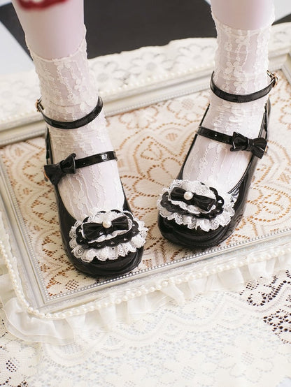 Toe Lace Trim Bow Heart Buckles Shoes at Lolita Black Top Round