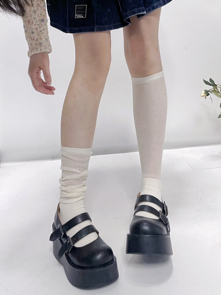 Cremeweiße Unterkneestrümpfe