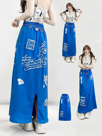 文字の帆船と十字架のプリントが施されたブルーのY2K Aラインスカート