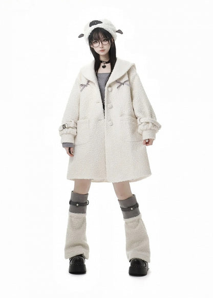 Weiß-graue, ausgestellte Beinwärmer aus Fleece für Weihnachten