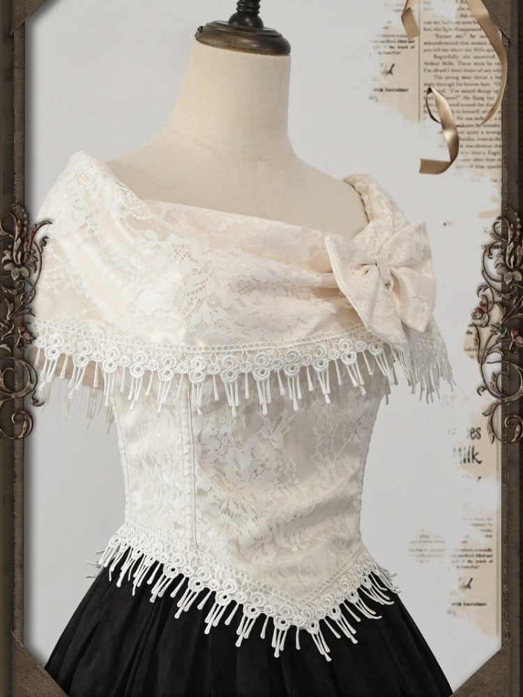 Aprikosenfarbenes, asymmetrisches Top mit schulterfreiem Ausschnitt