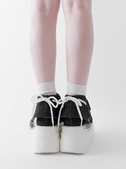 Schwarz-weiße Punk Spider Plateau-Sneaker