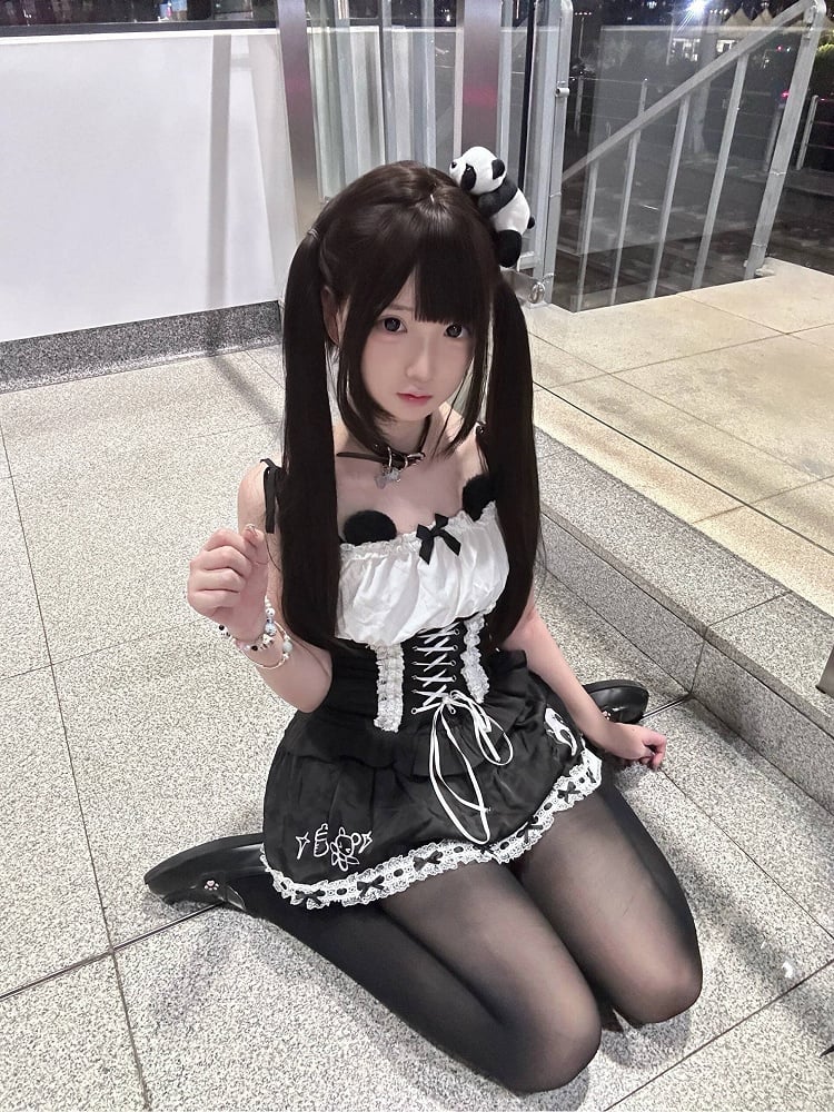 Bear and with White Lace-Up Details Dress Bowknot Black Ears