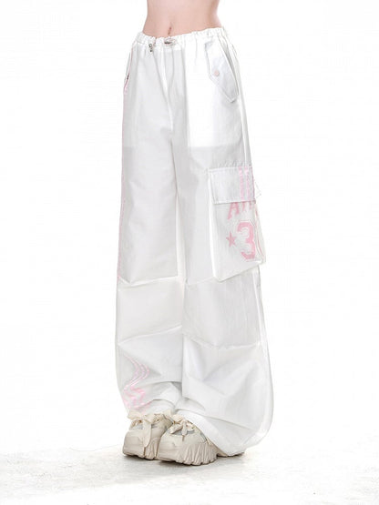 Weiße Cargo-Taschen mit Kordelzug in der Taille und lockerem, geradem Bein