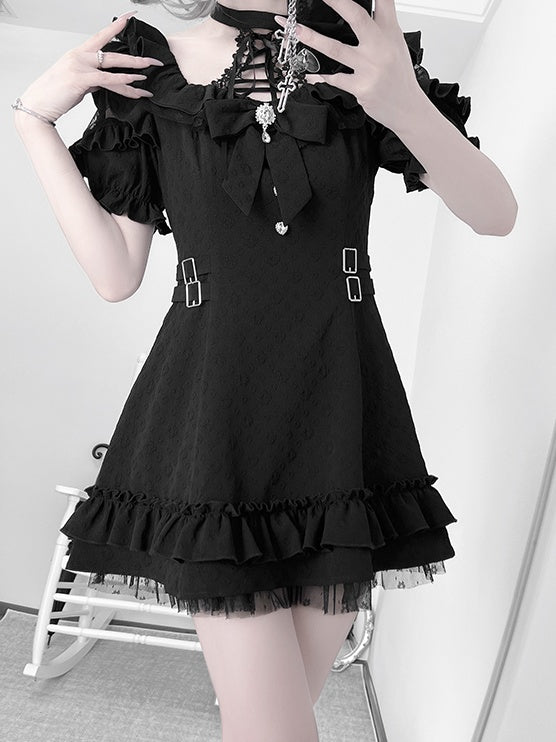 Detailreiches Jirai Kei Neckholder-Kleid mit Schnürung und schwarzer Schleife