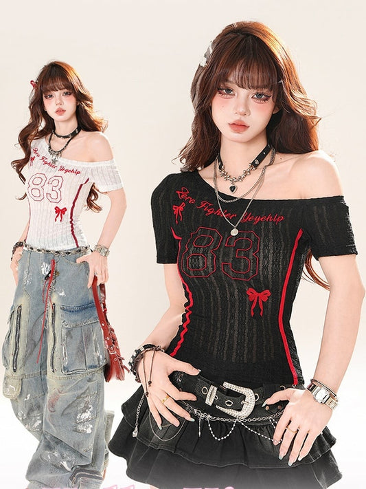 アシンメトリーネックライン ナンバープリント ホワイト/ブラック Tシャツ セミシアー