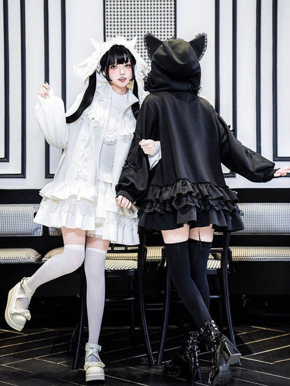 Weißes, hochgeschlossenes Goth-Kleid im Jirai-Kreuz-Stil mit Stickerei und Kei-Motiv