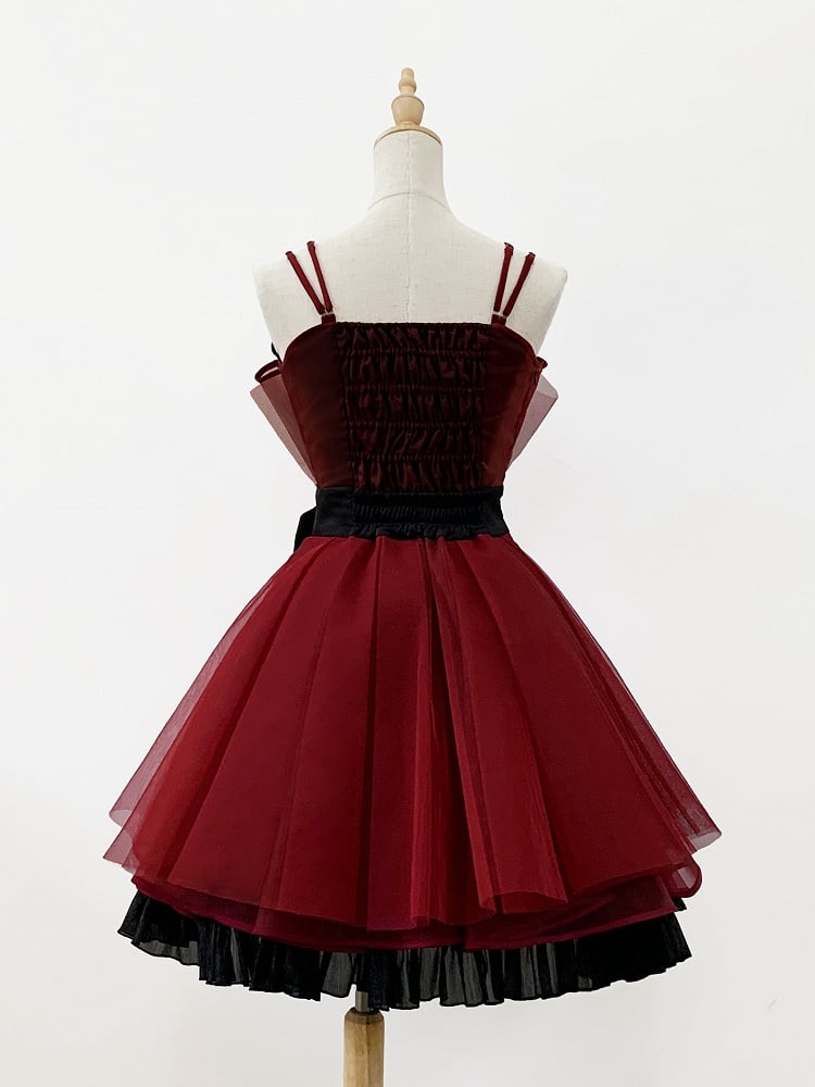 黒のドレス、ネックラインのパーティージャンパー、誕生日ストラップ、花柄の赤とロリータスカート、スパゲッティ