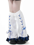 Weiß-blau karierter Saum mit Schnürdetail – Beinwärmer