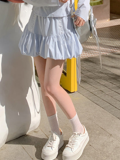 ライトブルーの伸縮性ウエストのスイートバブルスカート