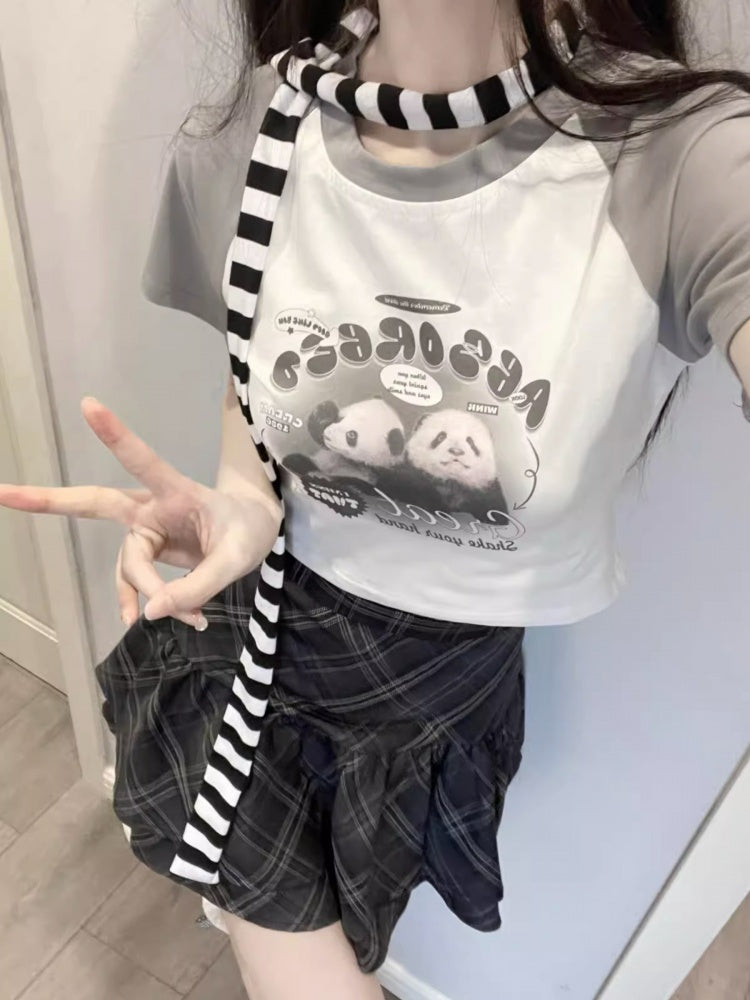 Weißes, graues Crop-Top mit süßem Panda-Print