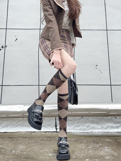 4 Diamond Retro Colors Pattern Socks Calf