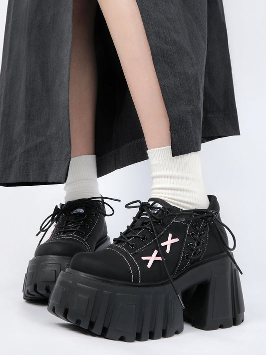 Detailing Preppy with Shoes Chunky Crisscross - Platform Style Lace-Up Design