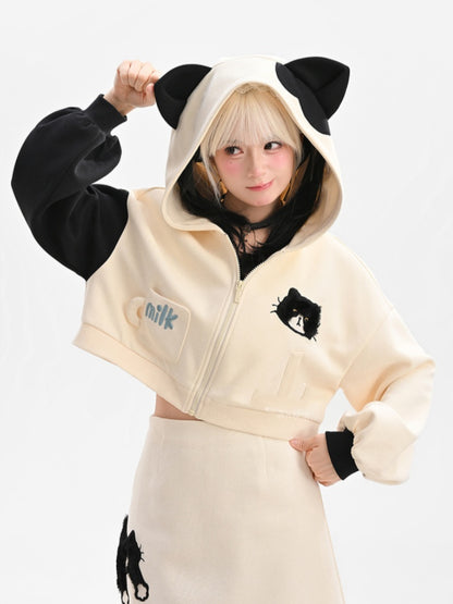 Schwarz-weißer Kapuzenpullover mit Kätzchenohren und Kätzchenmuster, Reißverschluss