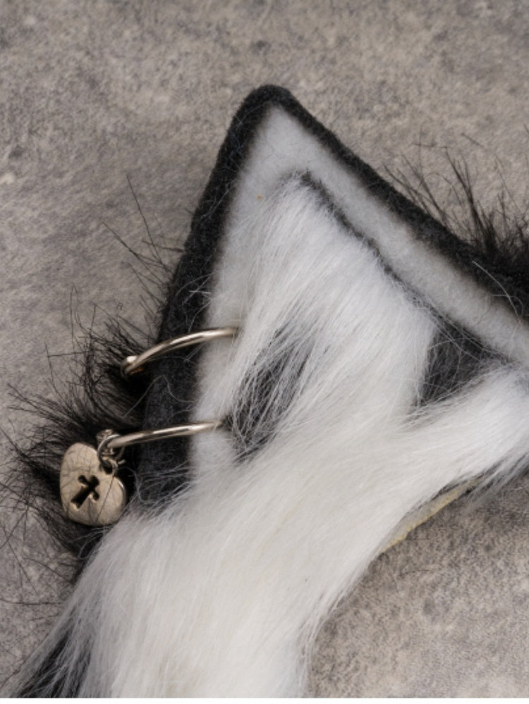 Design Cat Buckle And Black Heart Studs White With KC Ear