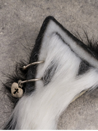 Design Cat Buckle And Black Heart Studs White With KC Ear