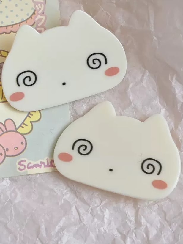 Kitty Hairclip Beige