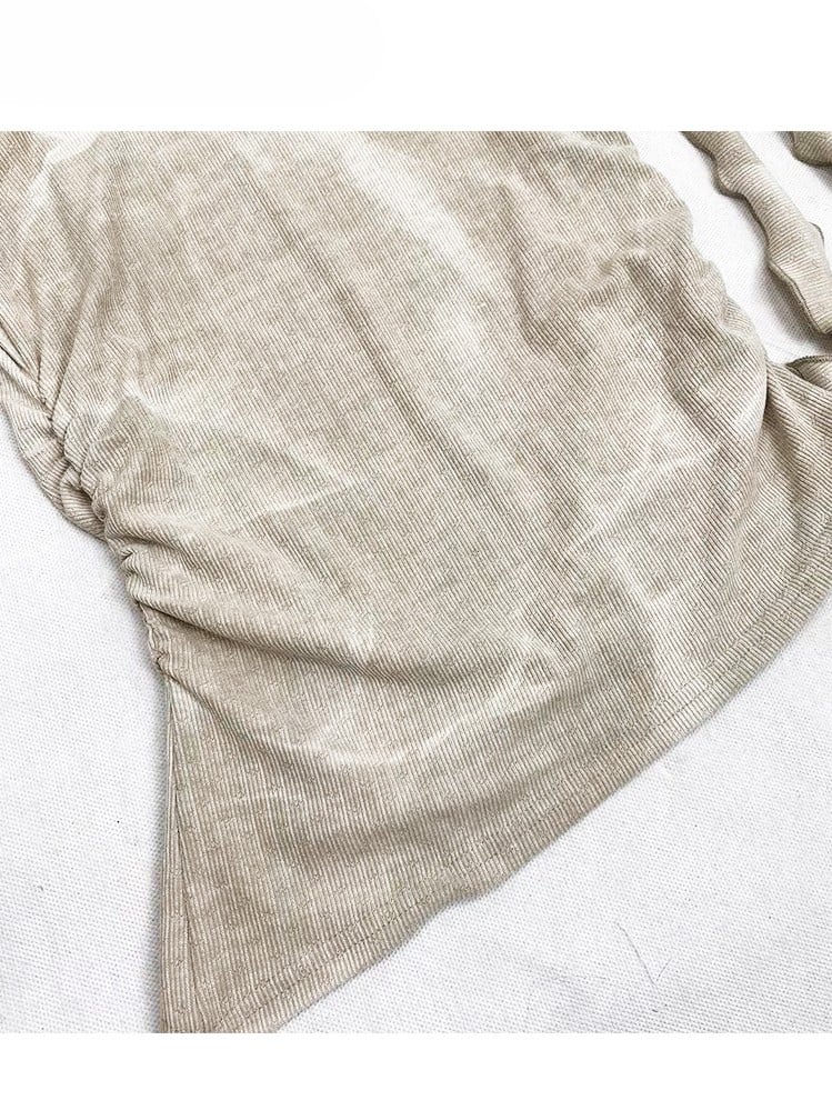 ネックラインベージュグラマラスTシャツアシンメトリー