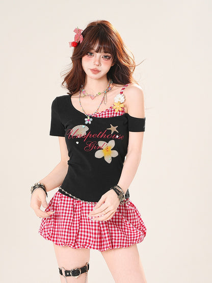 フェイクツーピースTシャツ アシンメトリーネックライン 花柄アクセント ホワイト/ブラック