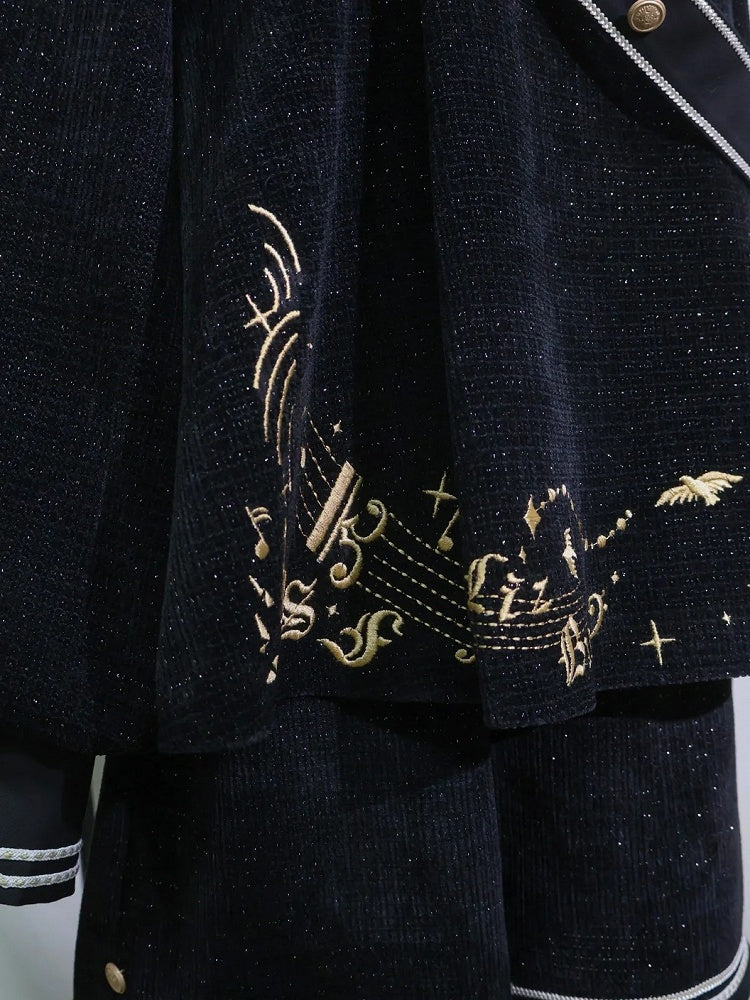 Schwarzes Ouji-Oberteil mit glitzernder Waffelstruktur, Musiknoten und Fransenschärpe