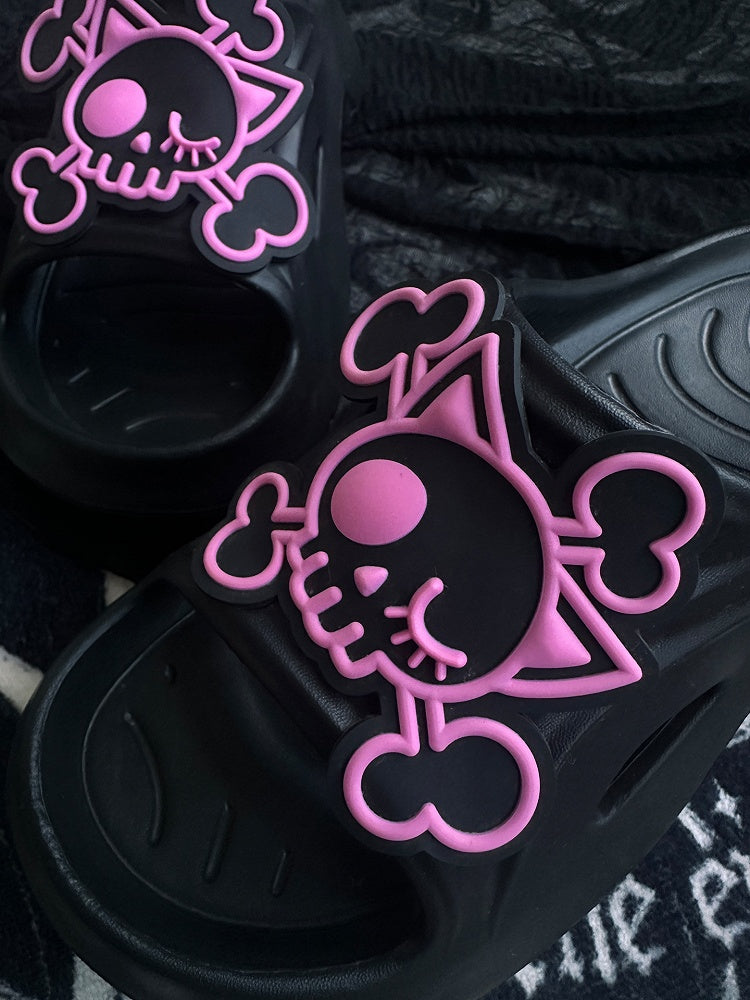 Rosa Applikation und Gothic Hausschuhe Dickes schwarzes Sommerskelett