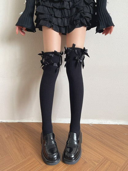 Knee Creamy Warm Bow Stockings Decorated Over White/Black