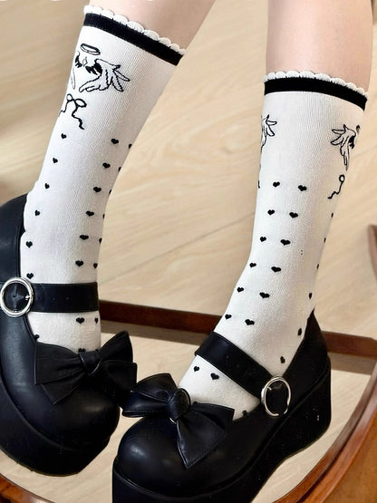 Lolita-Socken mit schwarzen Engelsflügeln und Kalbsleder-Print