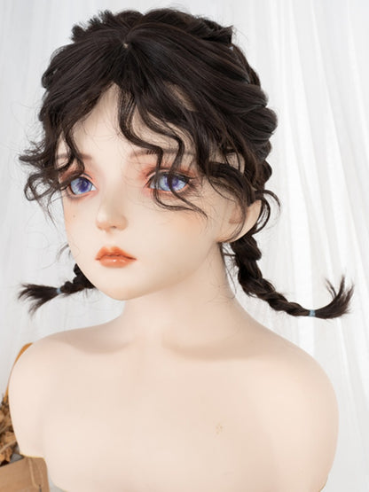 Schwarzbraune 40 cm schulterlange lockige Perücke mit Pony