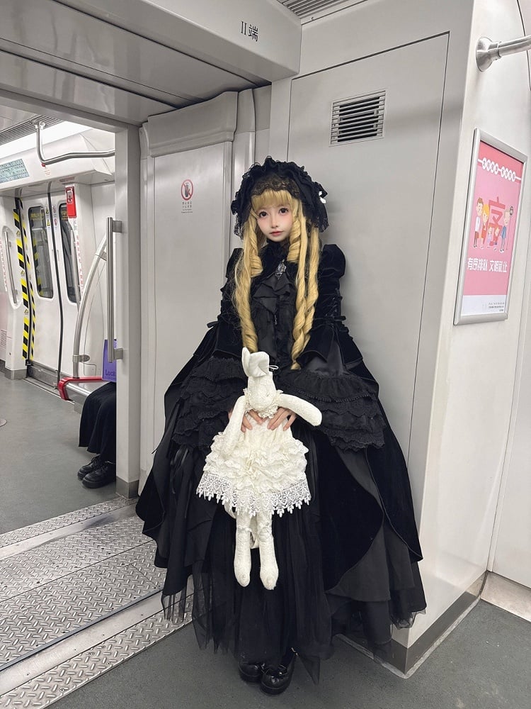 Collar Curved Lolita Sleeves Gothic with and Flounced Coat Black
