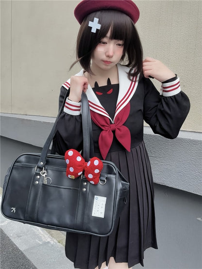 Schwarzer kleiner Teufel, Matrosenkragen, Faltenrock, JK-Uniformkleid