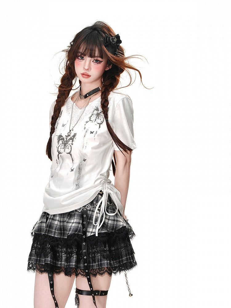 Weißes T-Shirt mit Schmetterlingsdruck und Kordelzug in der Taille und Schmetterlingsdesign am Ausschnitt