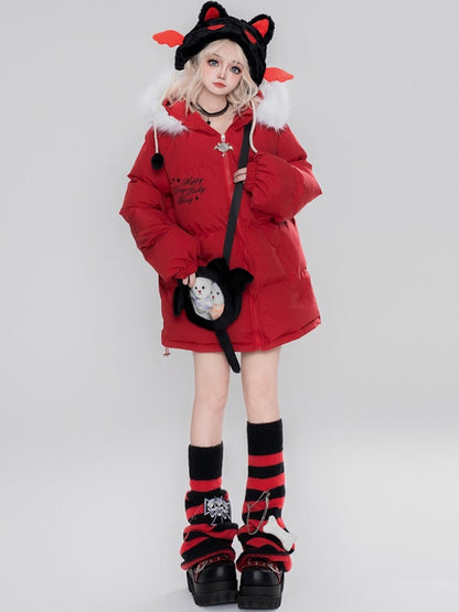 Schwarz/rote Pufferjacke mit Kapuze „Little Devil“ und gratis Ita-Tasche