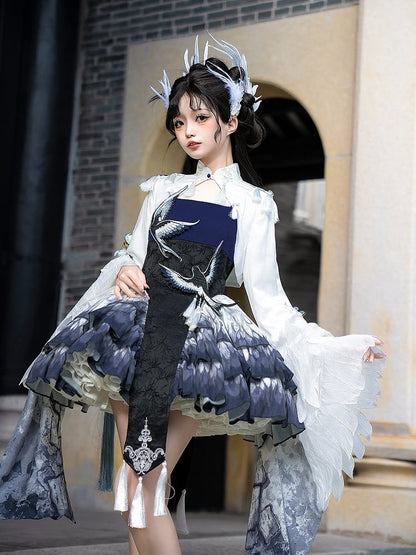 Lolita-Kleid mit Elster-Applikation, gestuftem Rock, Manschetten, weiten Ärmeln, kurzes Oberteil