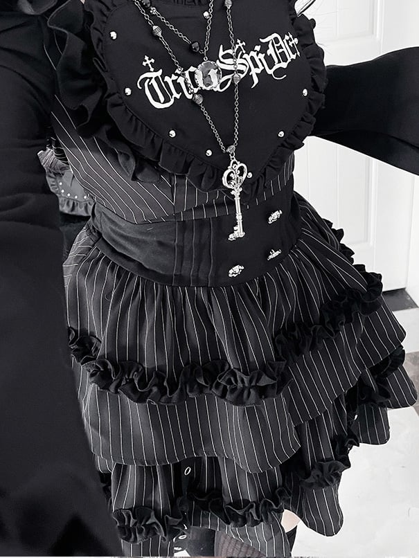 オフショルダーのレターネックラインプリントベルブラックスリーブストライプゴシックドレス