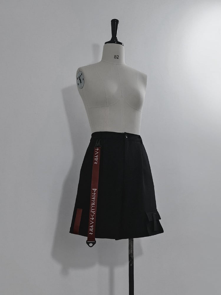 Ouji Shorts Rot Techwear Fashion Strappy und Schwarz