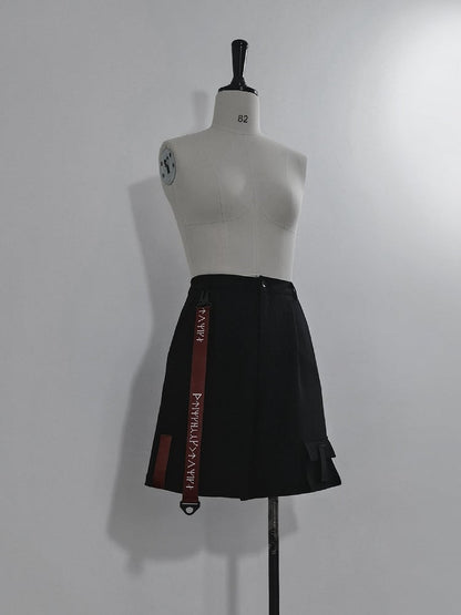 Ouji Shorts Rot Techwear Fashion Strappy und Schwarz