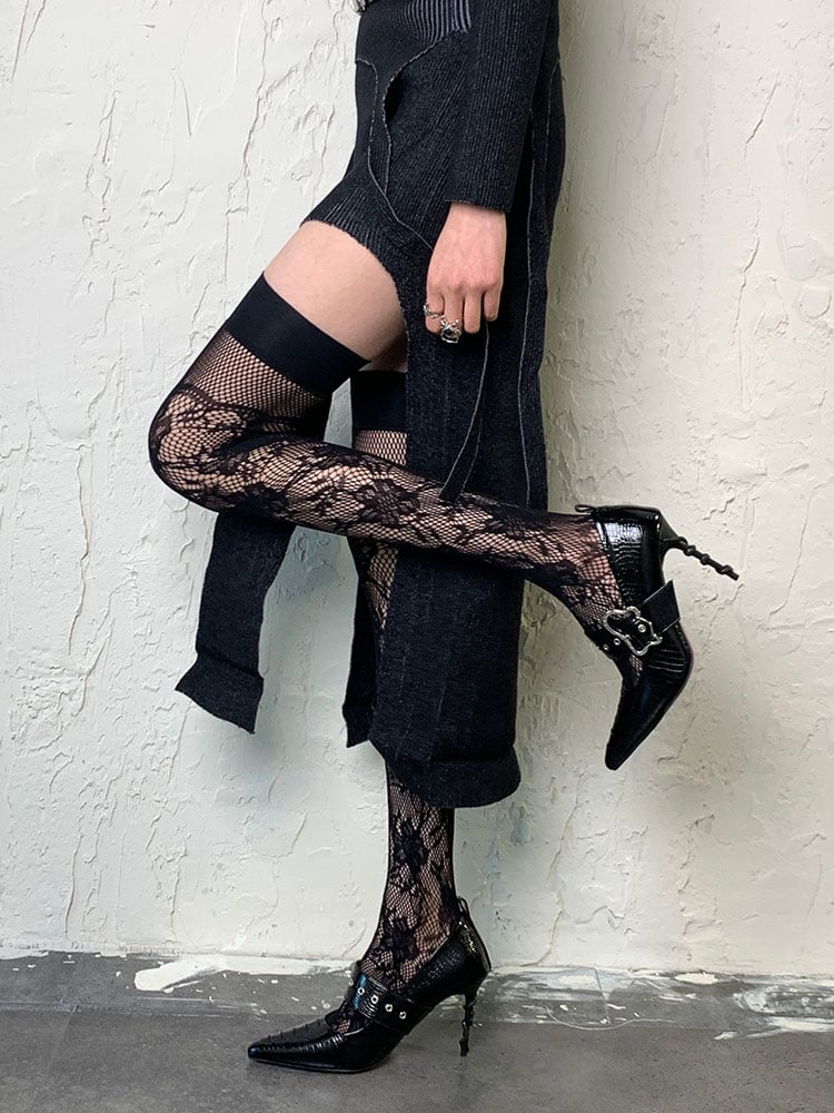 黒の透かし彫り花柄オーバーニーストッキング