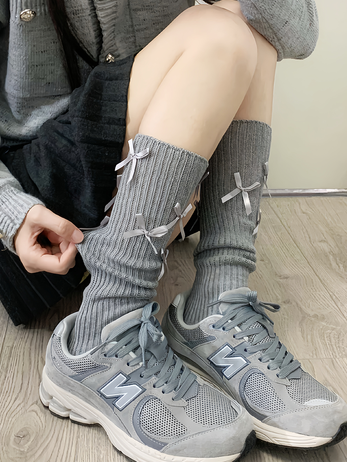 ホワイトのスイートな蝶結びカーフソックス