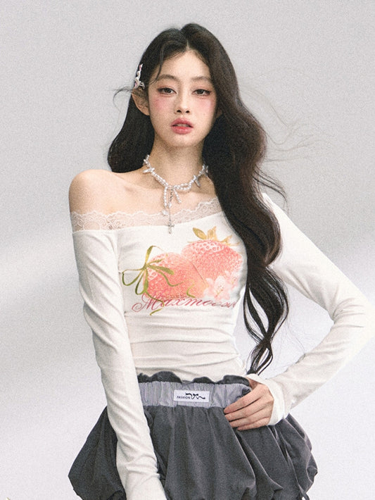 ホワイト アシンメトリーネックライン ストロベリープリント トップス