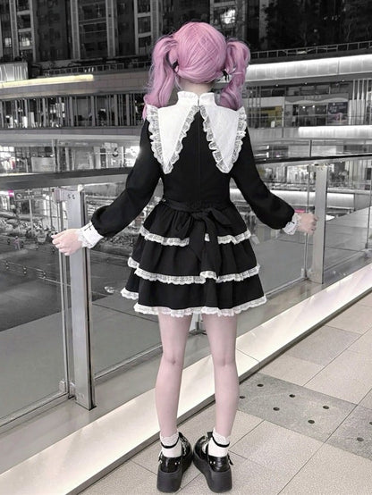 Jirai-kei Tiered Long Sleeve Dress with Pointed Collar, Lace & Bows, Black White - Puppet Bombs