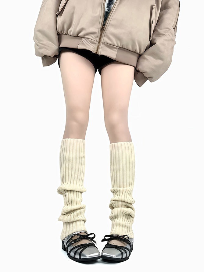 ダークグレー/オフホワイト/ダークグリーンのニットレッグウォーマー