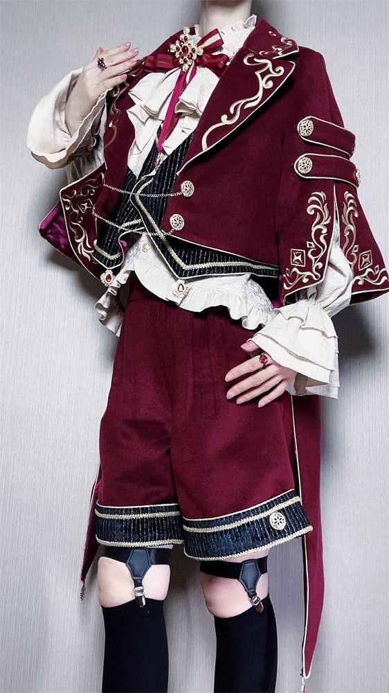 Rotes Ouji Lolita Gryffindor-Outfit, langärmliges Hemd + roter Schwalbenschwanzmantel + Shorts mit geradem Bein