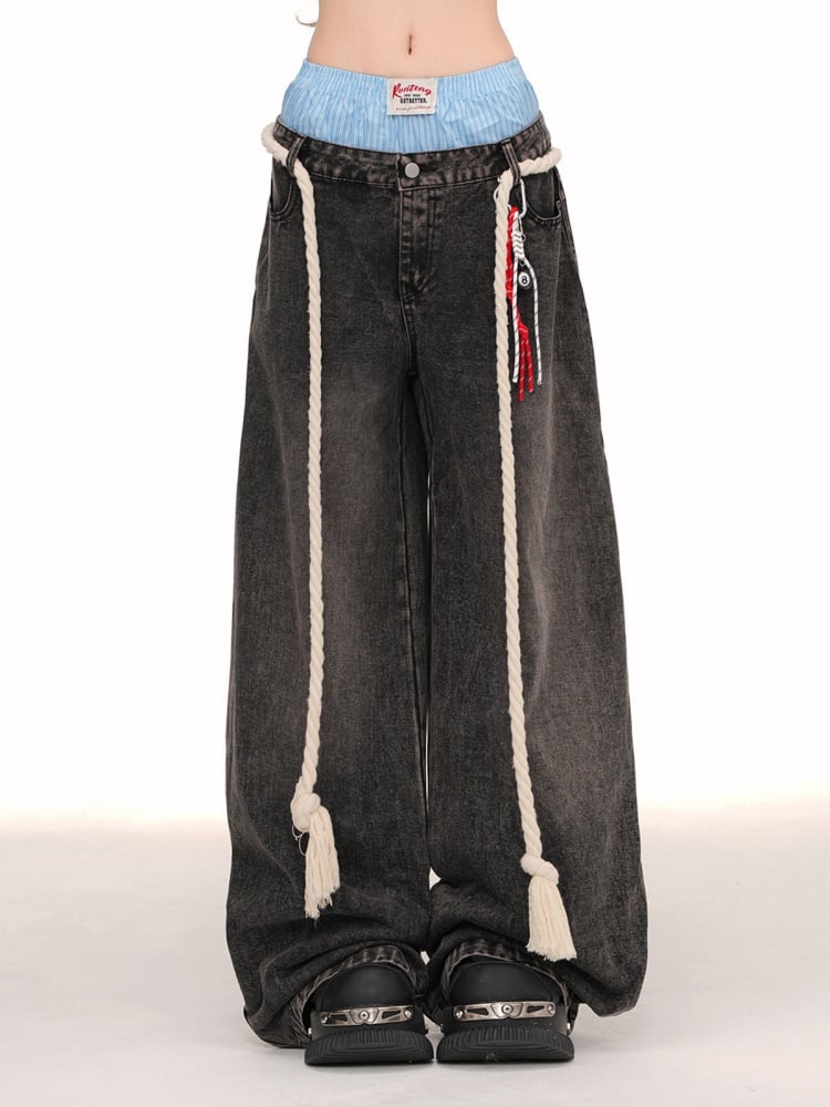 Weit geschnittene Jeans mit gestreiftem, kariertem Bund