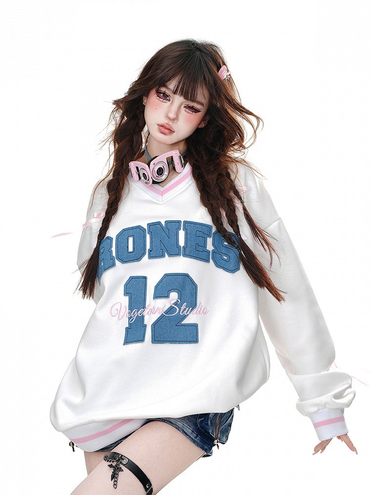 Schwarz/Weißes V-Ausschnitt-Zahlenapplikationen-Schleifen-loses Sweatshirt