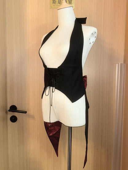 Schwarzer Ouji-Hals-Gothic-Hasen am Halfter-Lolita-Frack mit Schnalle auf der Rückseite und Schleifenschwanzweste